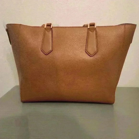 NWOT Michael Kors Kimberly Large 3- in-1 Tote in Camel - Picture 3 of 8